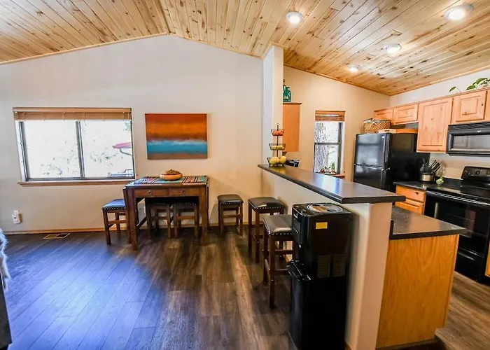 Rodeo Cabin In The Pines, 5 Minutes Away Restaurants, And Lakes And Hiking