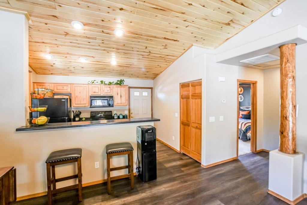 Rodeo In The Pines, 5 Minutes Away Restaurants, And Lakes And Hiking *