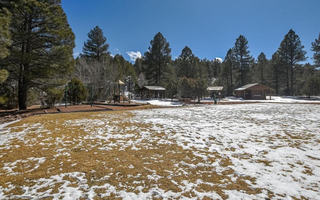 Rodeo In The Pines, 5 Minutes Away Restaurants, And Lakes And Hiking
