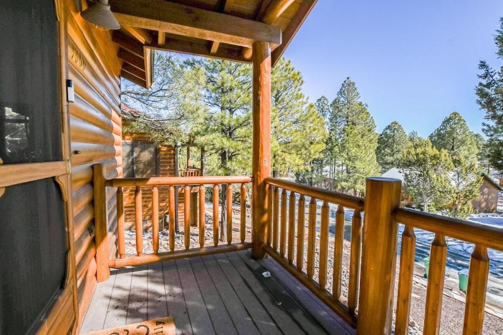 Rodeo In The Pines, 5 Minutes Away Restaurants, And Lakes And Hiking