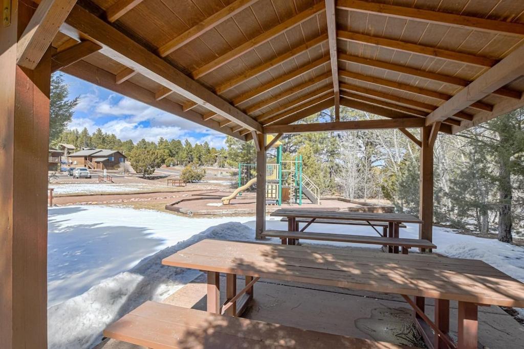 Rodeo In The Pines, 5 Minutes Away Restaurants, And Lakes And Hiking Show Low