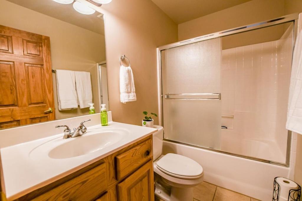 Holiday home Rodeo In The Pines, 5 Minutes Away Restaurants, And Lakes And Hiking *