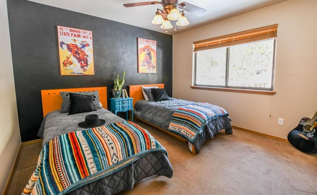 Holiday home Rodeo In The Pines, 5 Minutes Away Restaurants, And Lakes And Hiking *